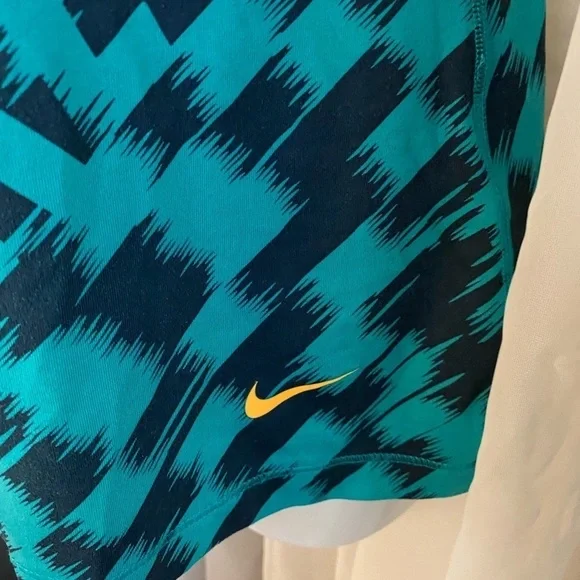 Nike Tank Top - Picture 4 of 7